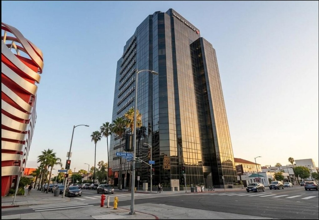 Pedestrian view of the Bank of America Tower at Wilshire Boulevard and Fairfax Avenue